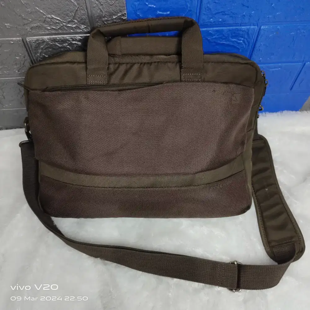 Tas laptop Tucano original