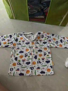 Baju bayi oblong lengan panjang