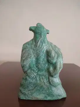 Patung Giok Kuno Hakim