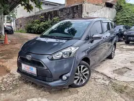[OLXmobbi] Toyota Sienta 1.5 V Bensin-AT 2017 Abu-Abu