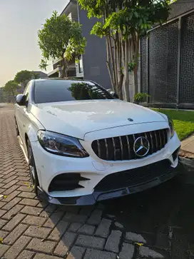 Mercedes-Benz C300 2019 Bensin