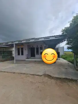 Di jual rumah pribadi beserta isinya !