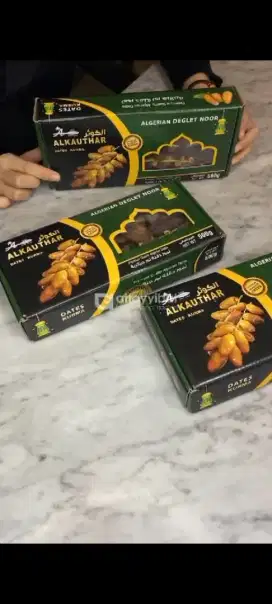 KURMA TUNISIA TANGKAI 500 GR