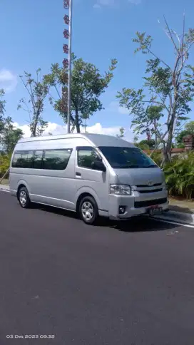 Sewa/rent car Hiace