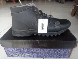 Jual Sepatu charlie