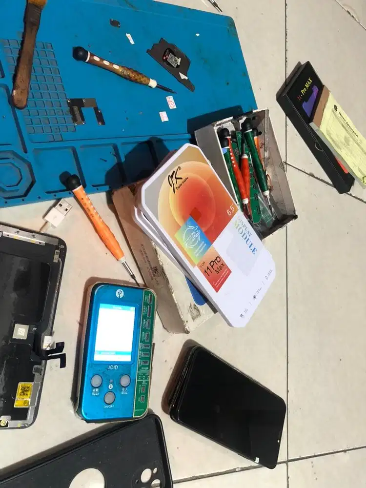 Lcd iphone 11 Free pasang