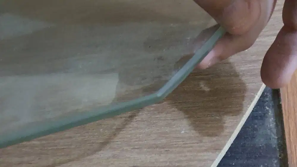 Kaca Oval 166x86 6mm bening Kondisi 98%