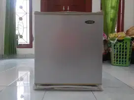 SANKEN Kulkas Mini Bar