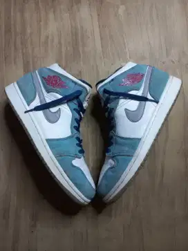 Nike air jordan 1 mid SE french blue
