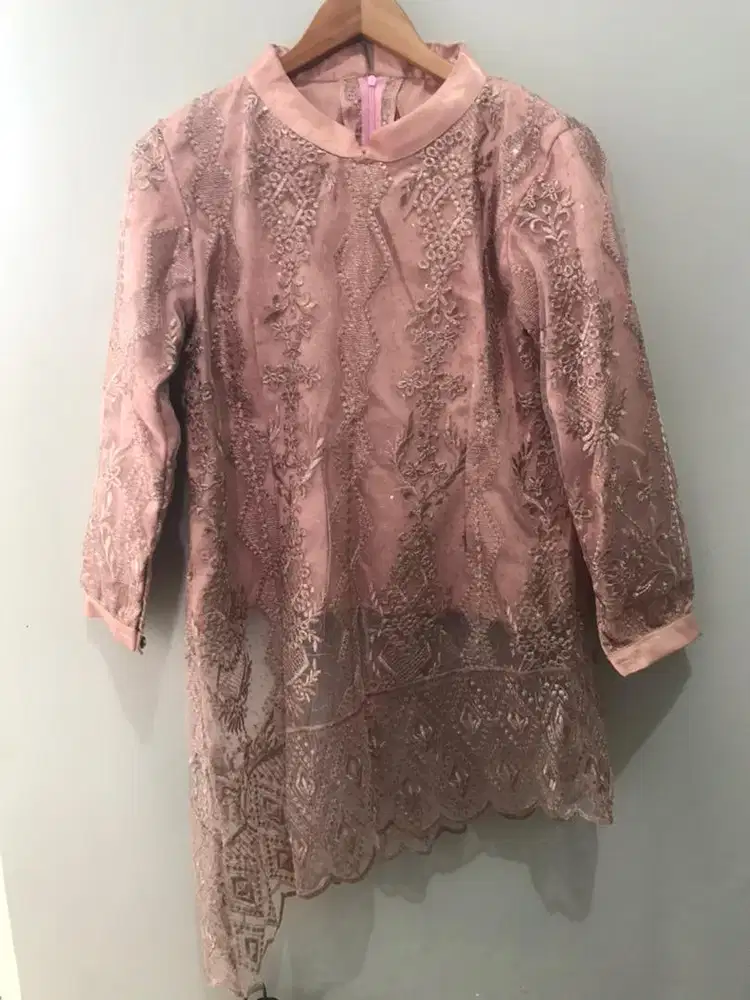 Atasan wanita model kebaya bagus