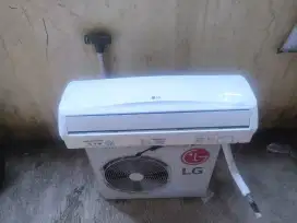 Jual AC second seperti baru merk LG 1/2 pk