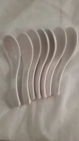 Sendok Sup Keramik Melamin Estetik Tebal Dan Awet Uk.15x4cm BARU