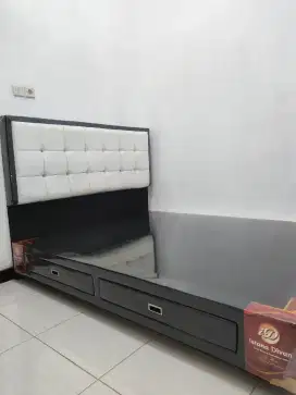 Divan Dipan Tempat Tidur Ranjang Minimalis Berkualitas