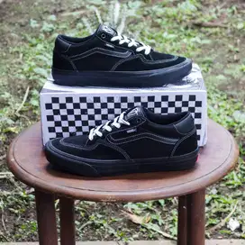 Sepatu Sneakers Pria Vans Skate Pro Rowan Black Black Original Resmi