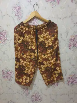 Mulus .authentic celana pendek batik keris size s /size 30-32