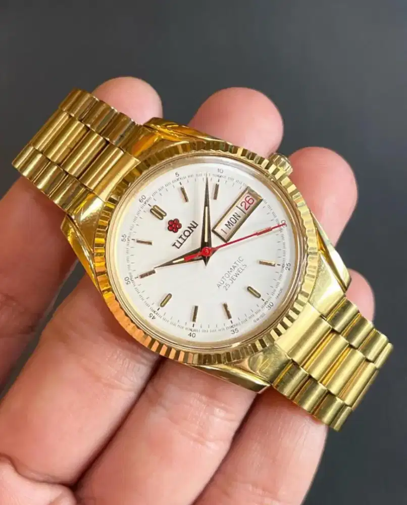 Jam tangan vintage titoni