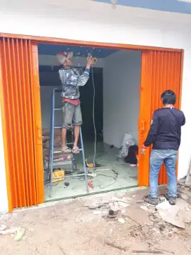 ROLLING DOOR FOLDING GATE