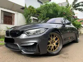 BMW M4 2015 GREY ON RED