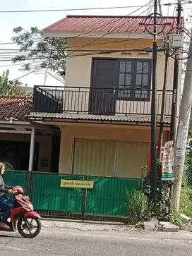 Sewa Kontrak / tahun Warung Kios kecil 2 lantai murah pinggir jalan