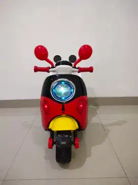 Motor aki bentuk mickey motor mainan anak