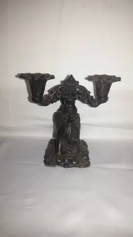 Tempat lilin gajah cabang dua bahan besi