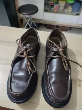 Sepatu Hot Wind