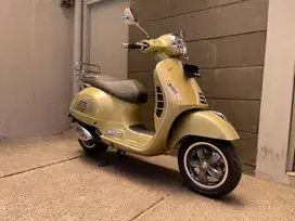 Vespa GTS 300 75 th anniversary