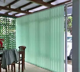 Pertikal blind buat jndela rumah kantor