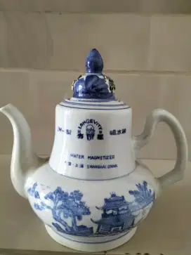 Teko Antik Tinggi 20 cm