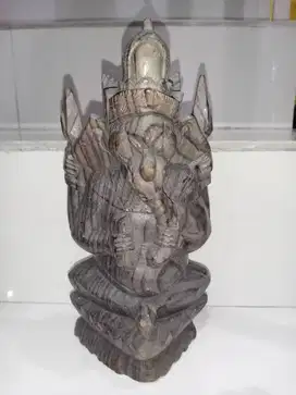 Patung kayu gajah
