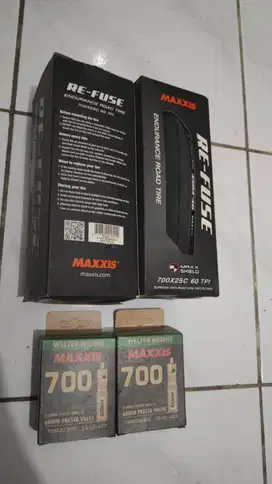 Ban Maxxis ReFuse 700x25C Baru