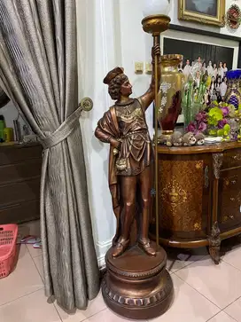 Patung lampu romawi