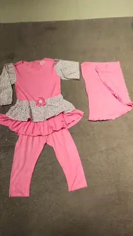 Pl setelan baju muslim anak bunga pink