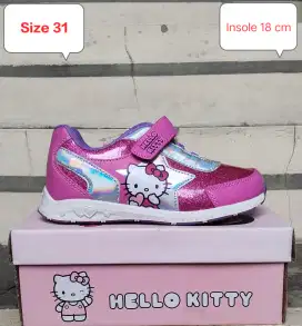 Sepatu anak Hello Kitty size 27 & 31