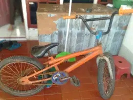 Di jual sepeda bmx anak