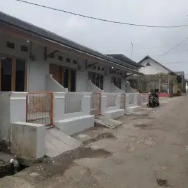 Disewakan rumah petak / petakan / kost strategis, bungursari
