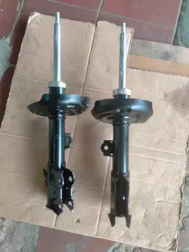 Shock absorber buat mobil Toyota Innova zenix depan copotan Masi bagus