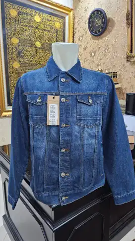 Jaket bahan Levis merk Watchout Original