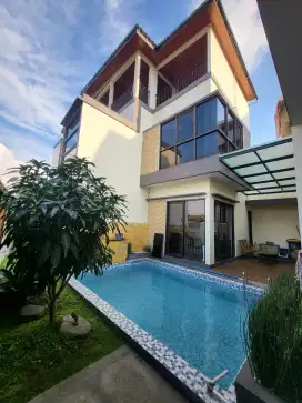 di jual rumah semi villa BU nego sampai jadi