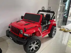 Mobil Jeep Aki mobil mainan anak ban karet