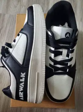 Sepatu Shoes Airwalk Air One Limited Series Black and White Size 40