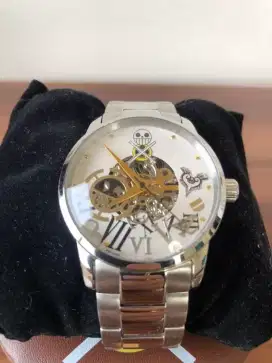 Anime jam Watches one piece