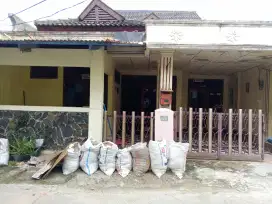 Di jual Rumah Murah 2 lt, Perumnas 2. Kayuringin. Bekasi Selatan