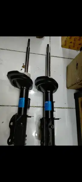 Shock absorber mercy Vito w639V bagian depan copotan Masi bagus