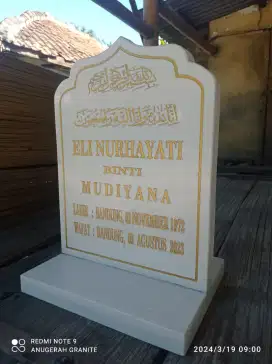 Batu nisan makam