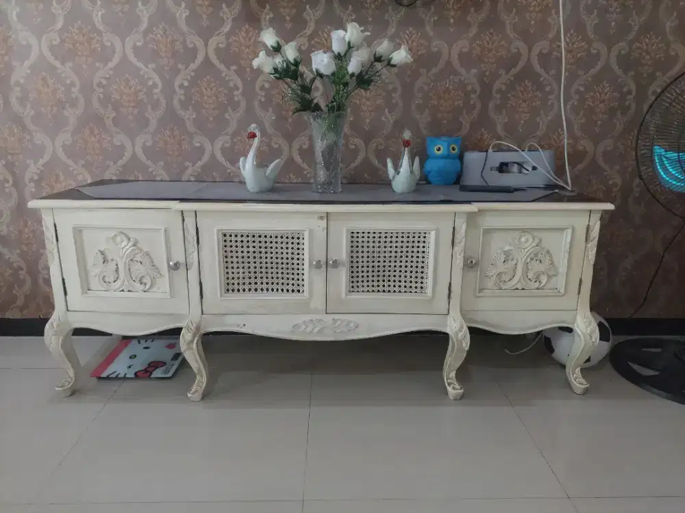 Dijual cepat Meja tv cantik jepara