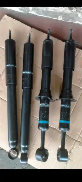 Shock absorber buat mobil Toyota Fortuner TRD Sportivo depan blkg