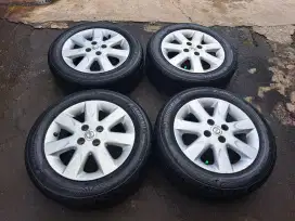 Velg mobil nissan march r15 bisa tt