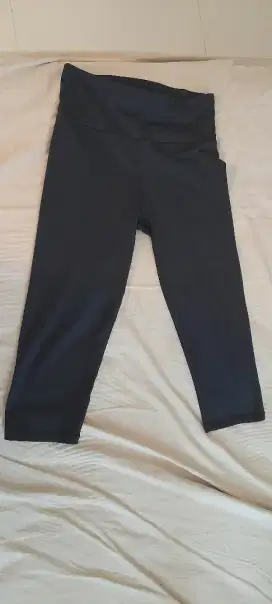 COTTON ON BODY HITAM DIATAS LUTUT