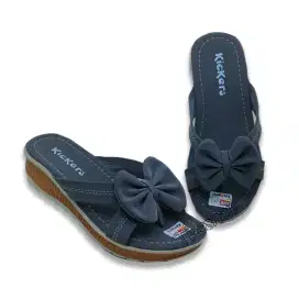 Sandal anak perempuan